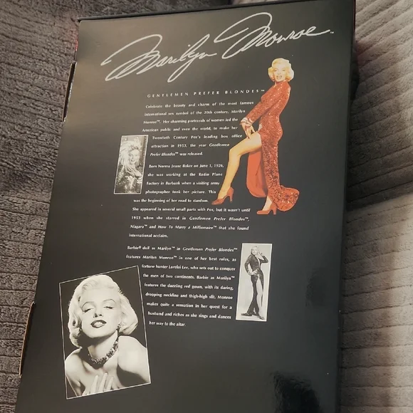 1997 Mattel Barbie as Marilyn Doll - Collector Edition - Picture 5 of 8